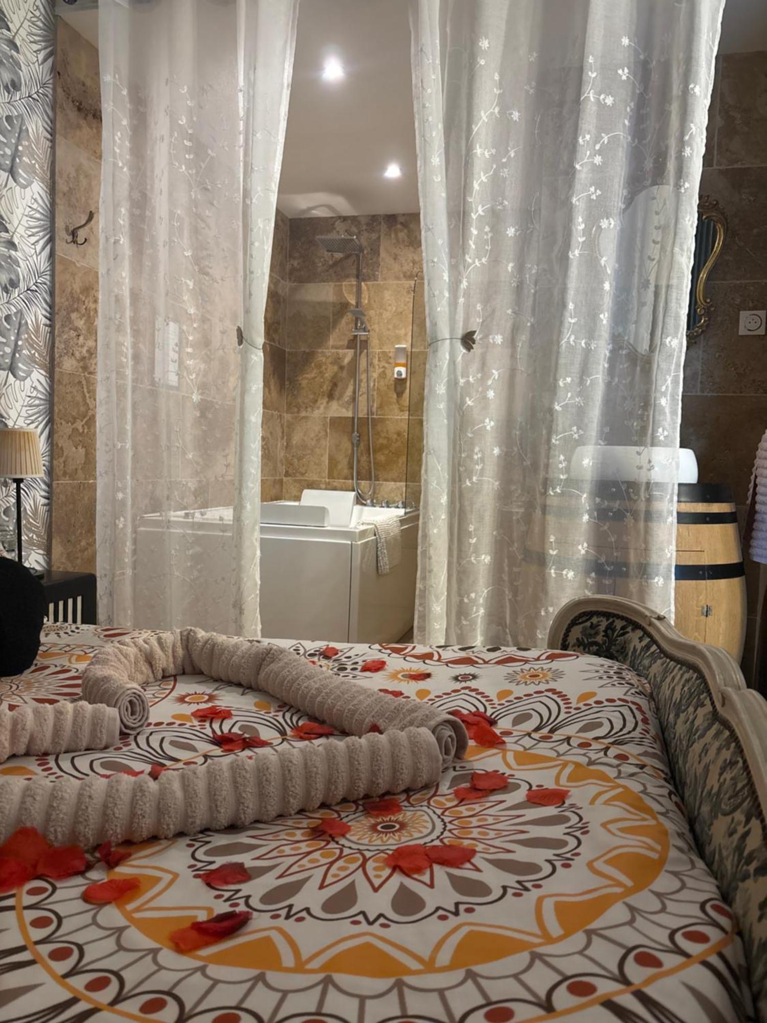 Romantisme Et Glamour Avec Spa ,Jardin Proche Zenith Дижон Экстерьер фото